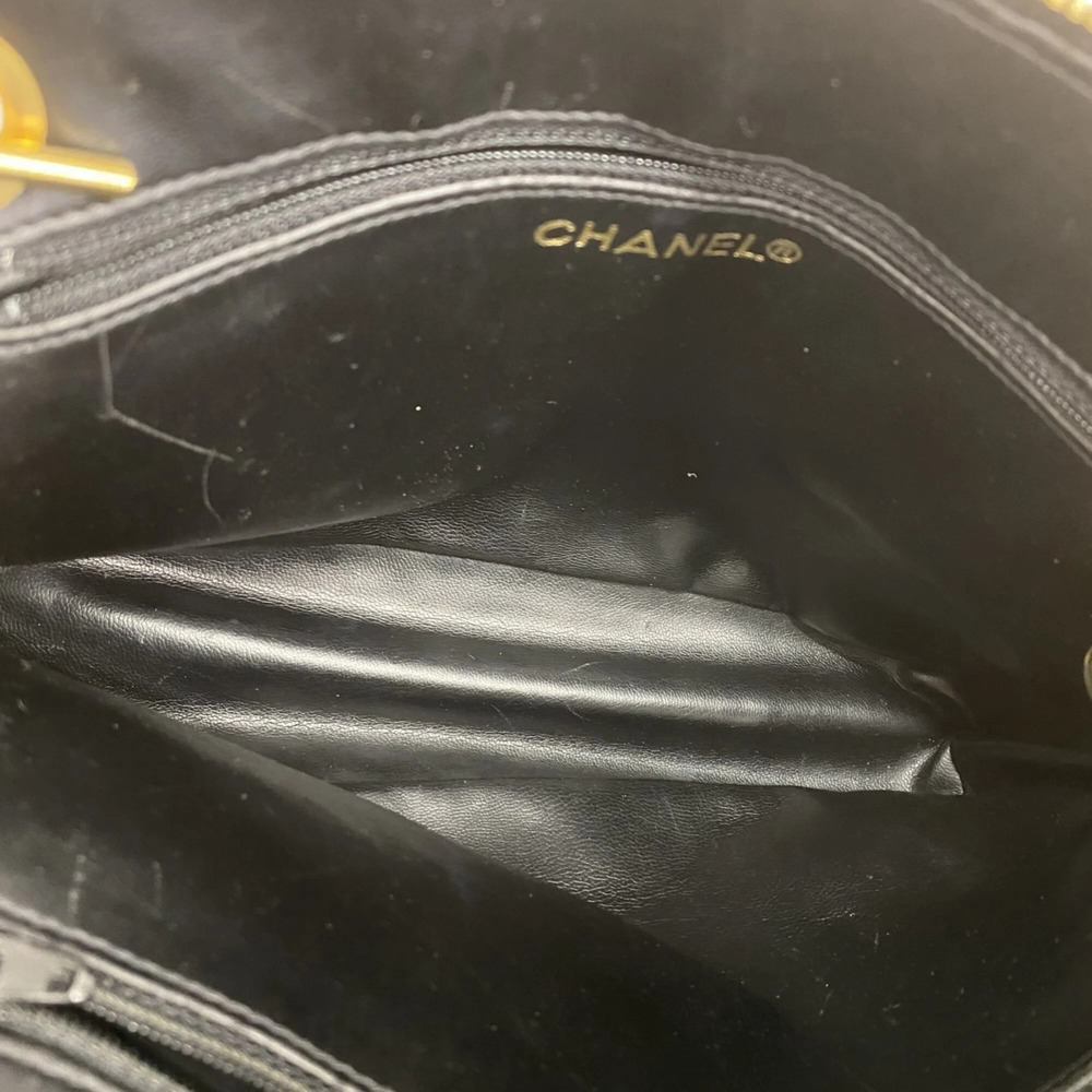 CHANEL Black Lambskin Leather Shoulder Bag - Picture 4 of 11